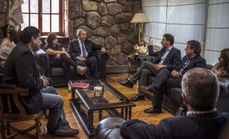 VISITA DEL EXDIRECTOR DE GREENPEACE: Trataron temas ambientales en reunión de parlamentarios