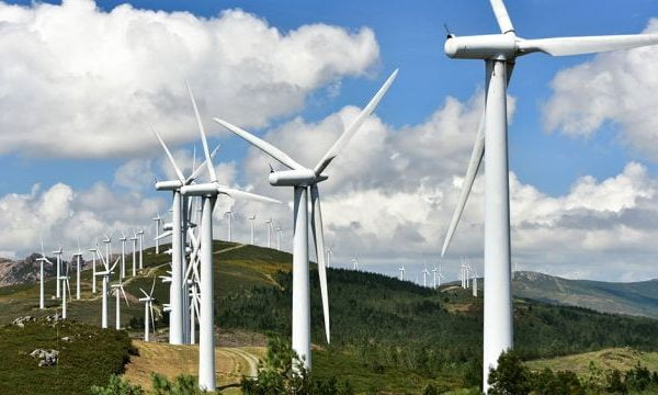 Palos en la rueda a las energías renovables
