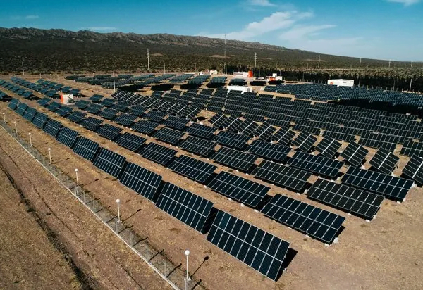 El impacto energético del DNU de Milei: tarifas, renovables y privatizaciones